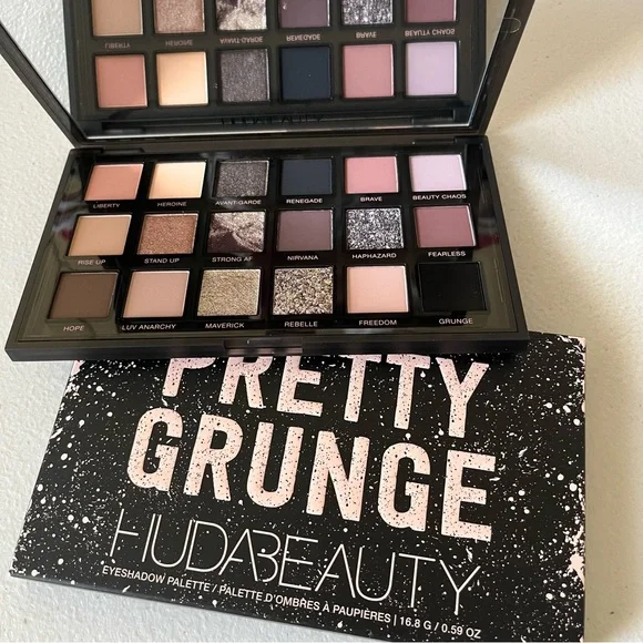 NEW Huda Beauty Pretty Grunge Eyeshadow Palette *New & Unused* - Picture 1 of 14